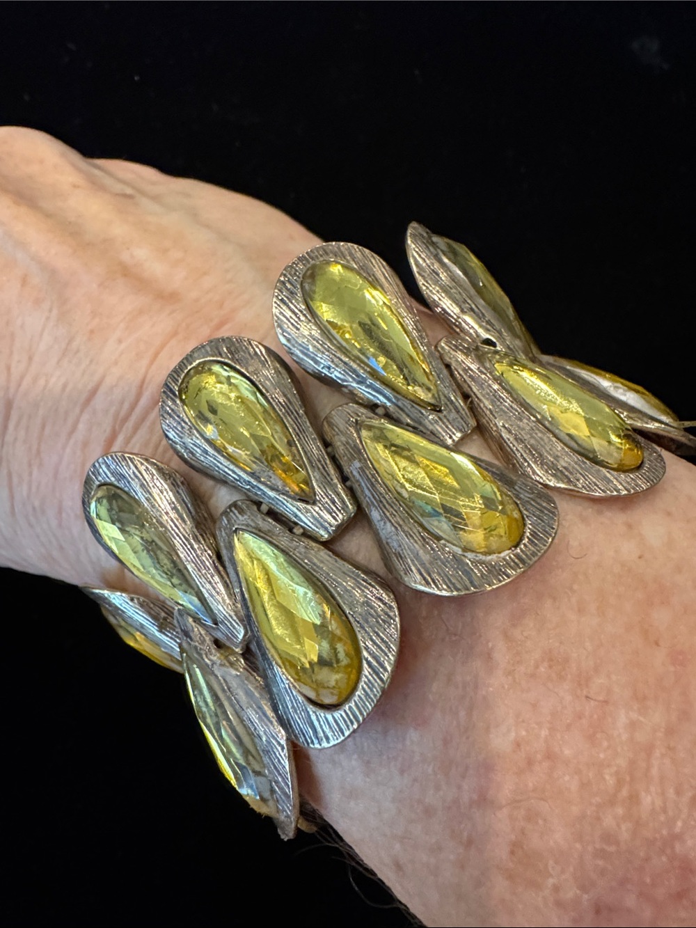 Vintage Gold-Tone Stretch Bracelet With Large Yellow Teardrop Rhinestones